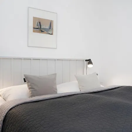 Schützenweg 13 15 8 *